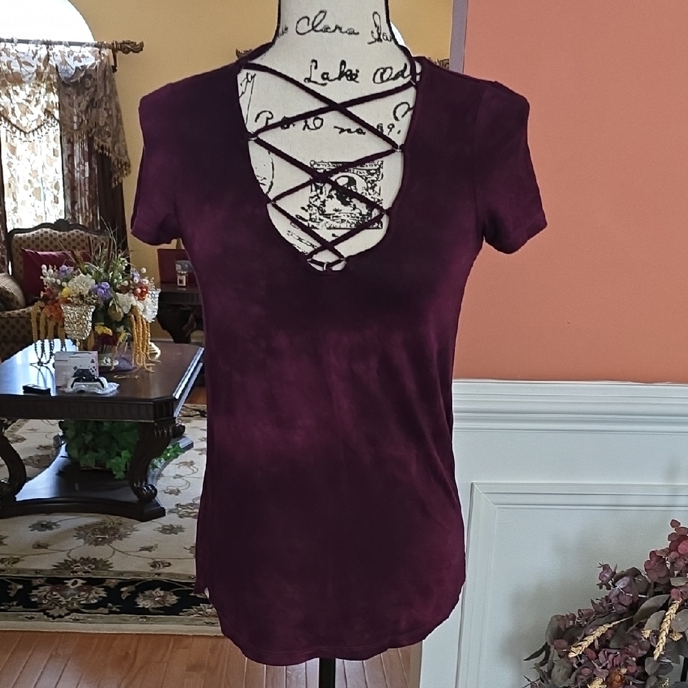 American Eagle Outfitters Purple Cut Out Short Sleeve Tee